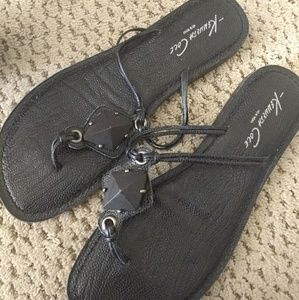 *3/$30 Sale* Kenneth Cole black leather thong sandals sz 9.5